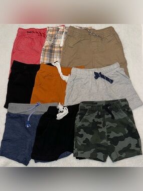 🎉HUGE Lot of Shorts- Boy (18 Mo)